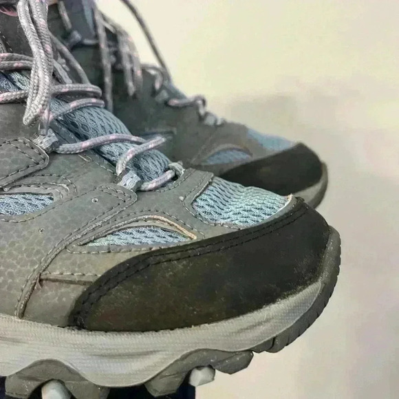 Kids size 5.0M Merrell Moab hiking shoe/boot - Picture 3 of 6